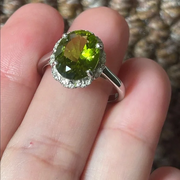 New Sterling Silver Peridot & Diamond Ring, Size 7